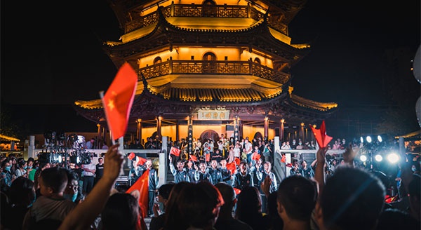 燃！快閃唱響《我和我的祖國》，國慶小長假樂游里運河！